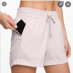 Lululemon Spring Break Away Short - Lt. Chrome (6)